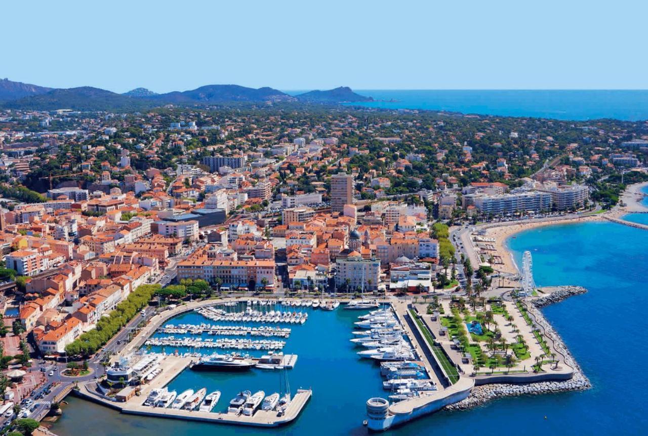 Oasis Des Grands Pins - Saint-Raphael - Residence Privee Avec Grande Piscine & Tennis Privee Zewnętrze zdjęcie